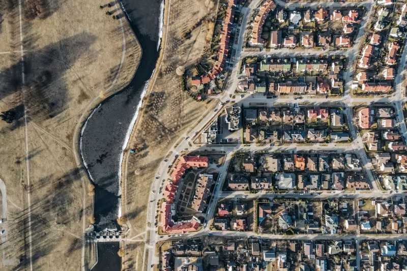 Streets That Sell: How the Cardinal Direction of Your Neighborhood's Layout Shapes Buyer Demand and Property Premiums